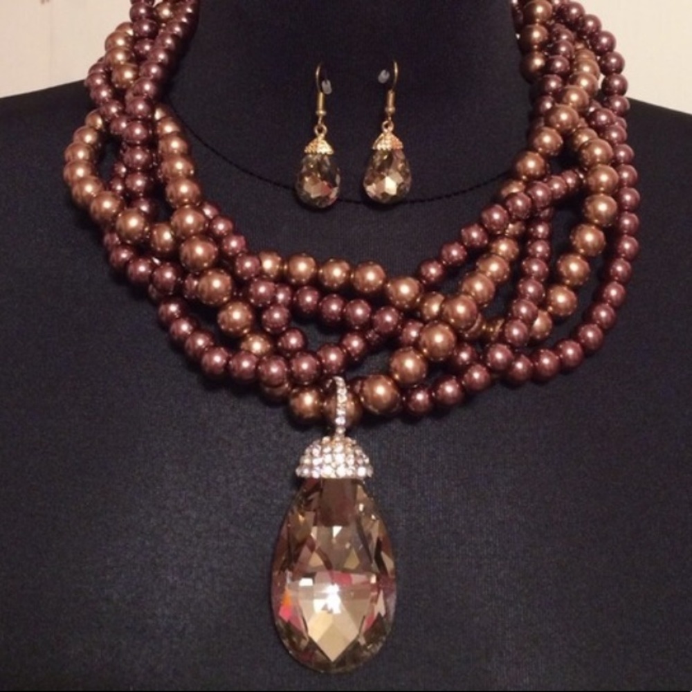 Beautiful multi strand faux pearl necklace